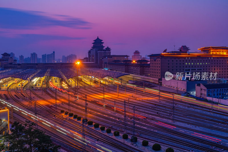 北京西客站夜景