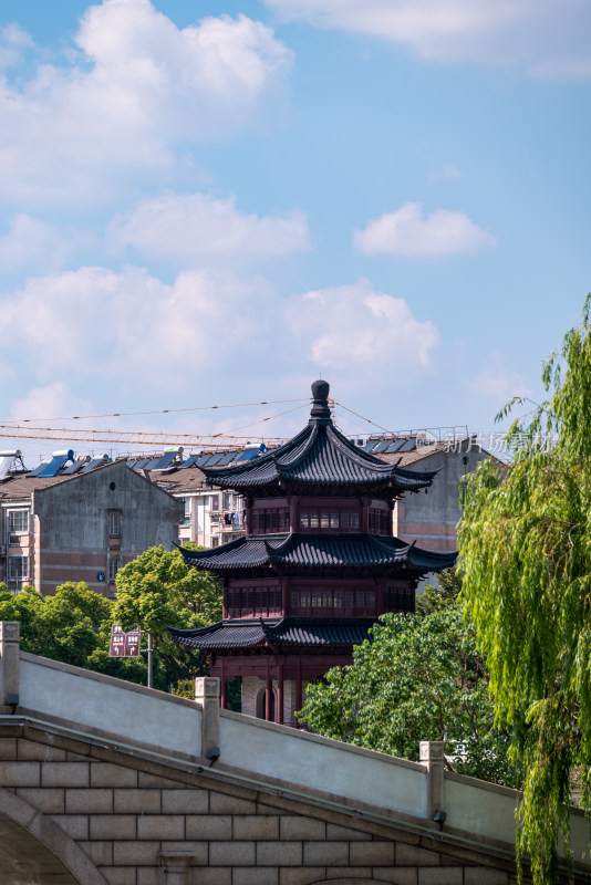 晴朗的午后，江苏泰州市文昌阁建筑