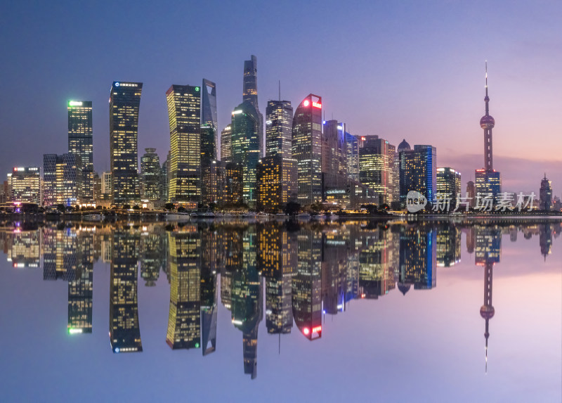 上海陆家嘴城市天际线夜景