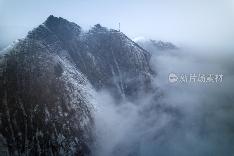 祁连山雪景