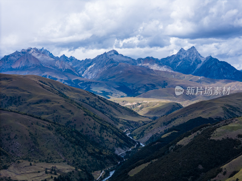 川西理塘格聂自然风景