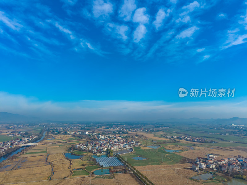 城郊农田及建筑航拍景象