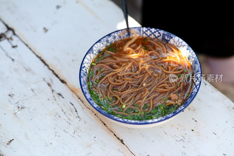 一碗正宗的饸烙面