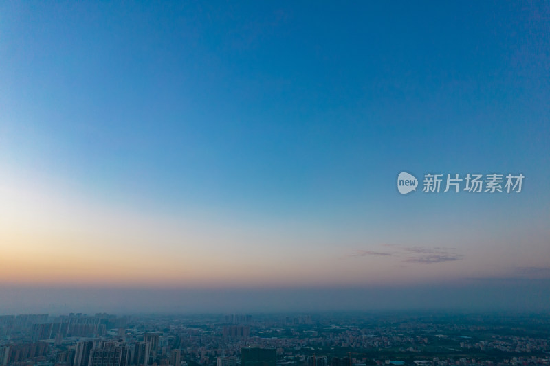 广东茂名城市清晨航拍摄影图