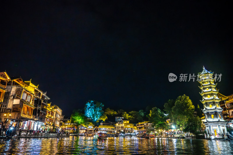 中国湖南湘西凤凰古城夜景