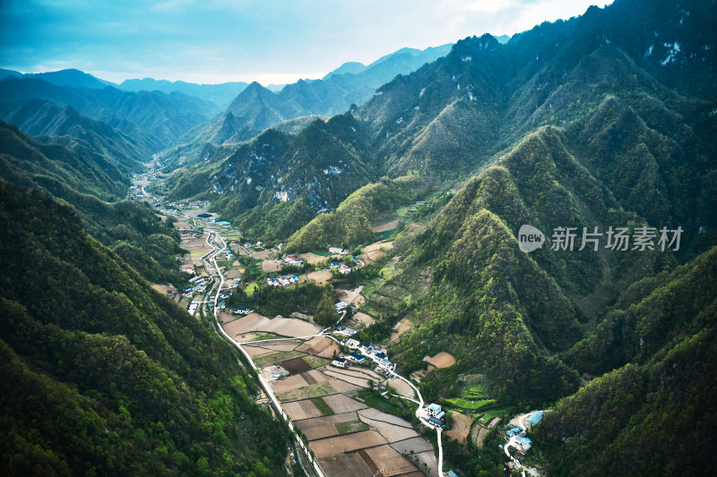 湖南神农架林区太阳坪自然保护区长坊村