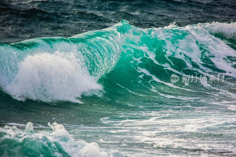 大海浪花巨浪浪潮汹涌海浪波涛汹涌