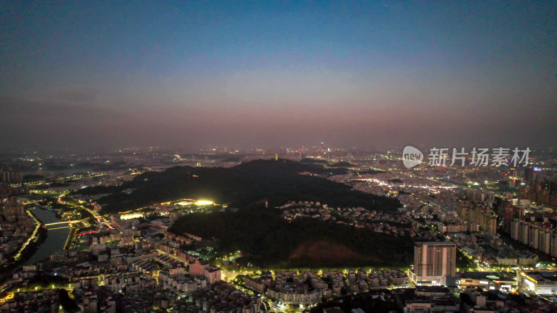 广东江门城市夜幕降临航拍图