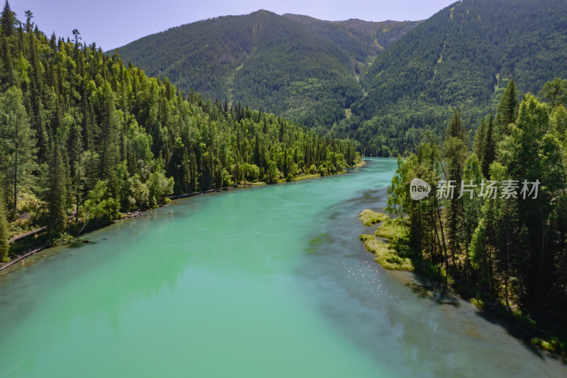 航拍新疆喀纳斯景区