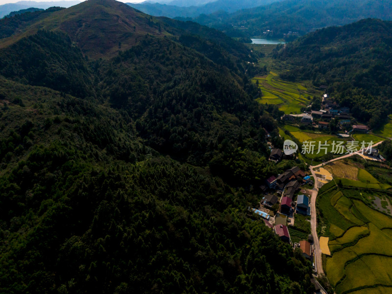 南方丘陵山川地貌航拍