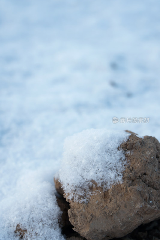 冬天户外的白雪