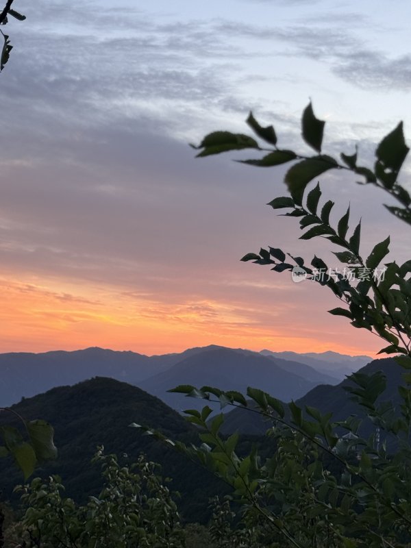 北京香山公园香炉峰夕阳