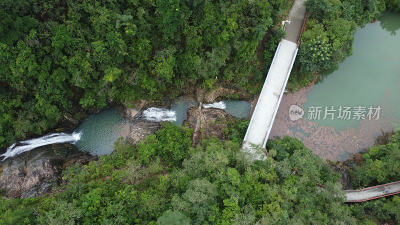 广东东莞：银瓶山森林公园清溪景区瀑布