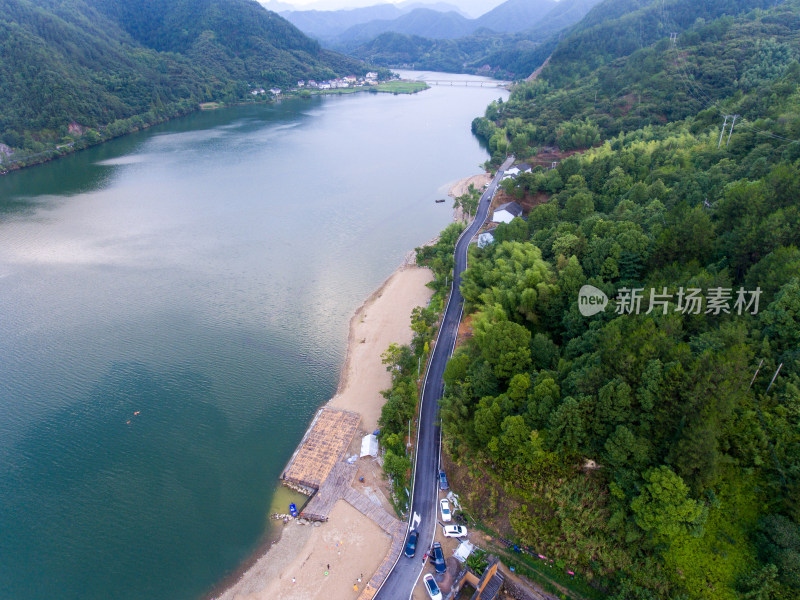 云和长汀沙滩风景如画