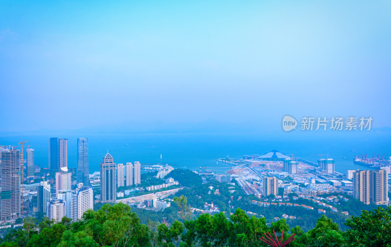 深圳南山公园看前海城市高楼建筑与海景