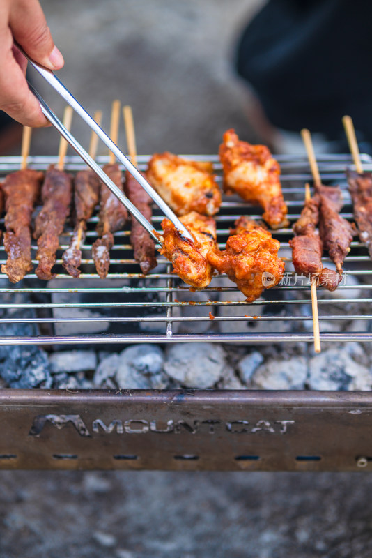 户外烧烤烤炉烤串烤肉