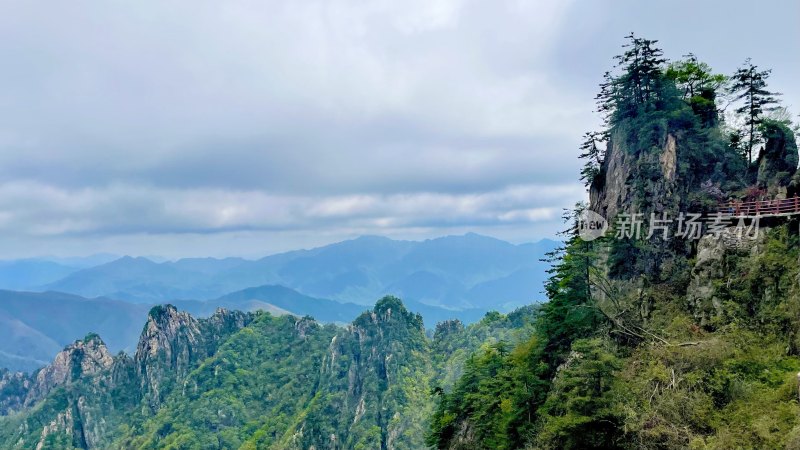 老君山山顶风光图