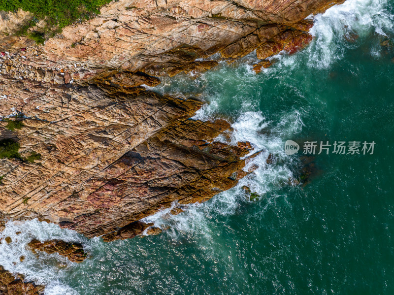 航拍夏季广东汕头南澳岛栈桥礁石海岸风光