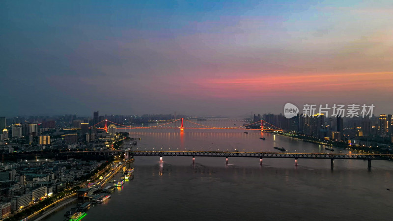 武汉长江大桥鹦鹉洲大桥夜景航拍