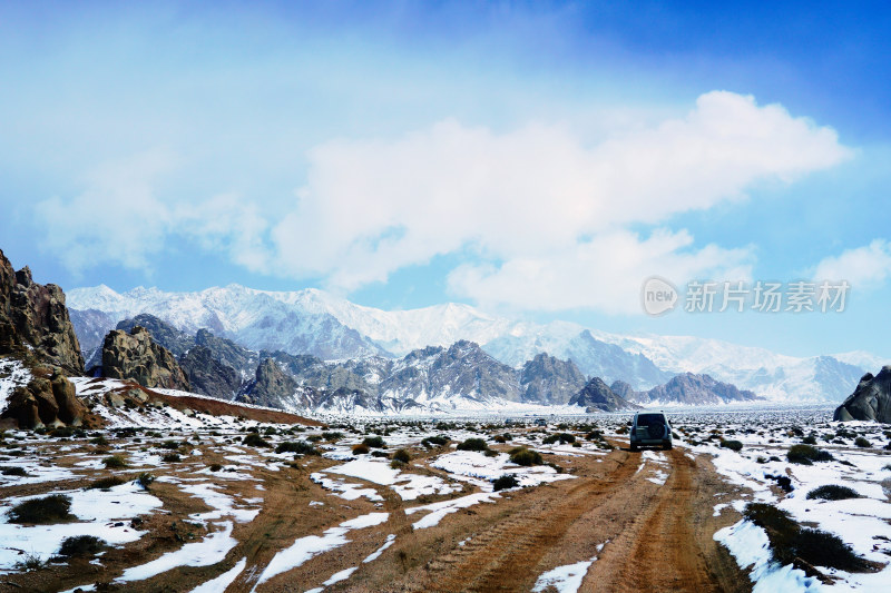 阿尔金山的道路