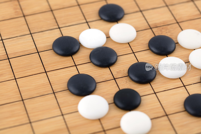 棋盘上的围棋子