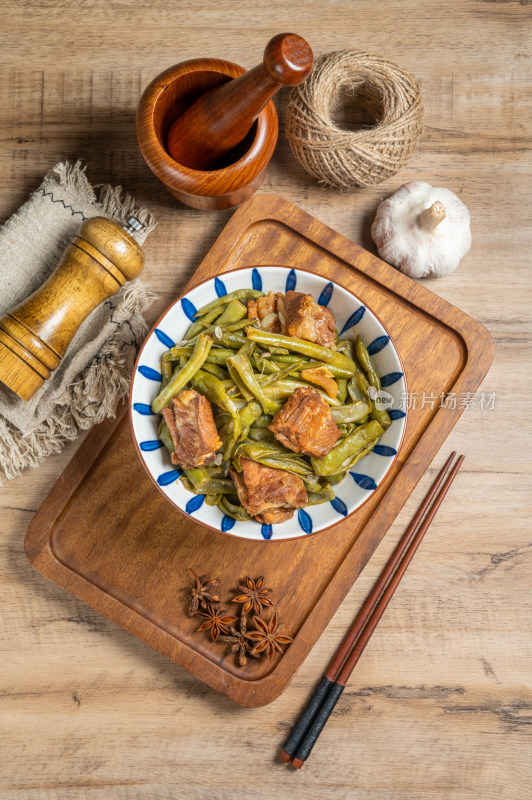 美味家常菜豆角炖排骨