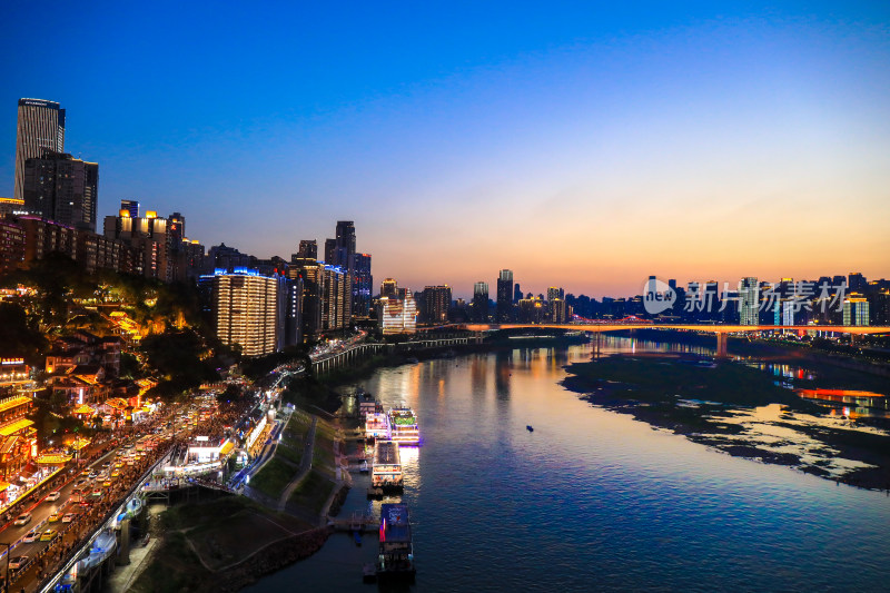 重庆千厮门大桥洪崖洞现代化城市夜景