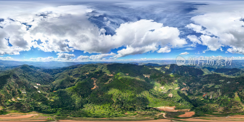 航拍阳光照耀下的景迈山山脉全景风光