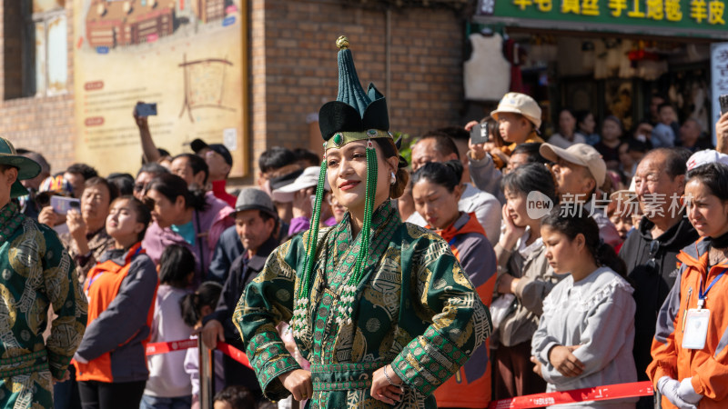 中秋节中国新疆国际大巴扎的特色节目表演