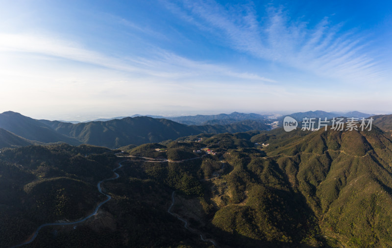 翠绿的群山