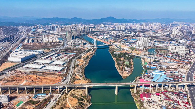 城市桥梁河流航拍全景