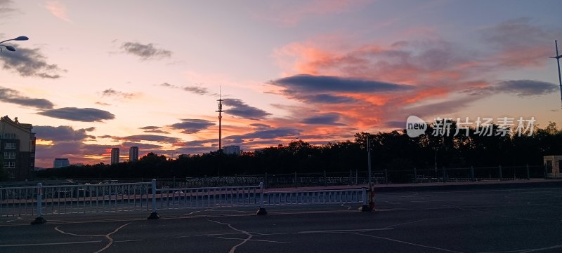 清晨朝霞