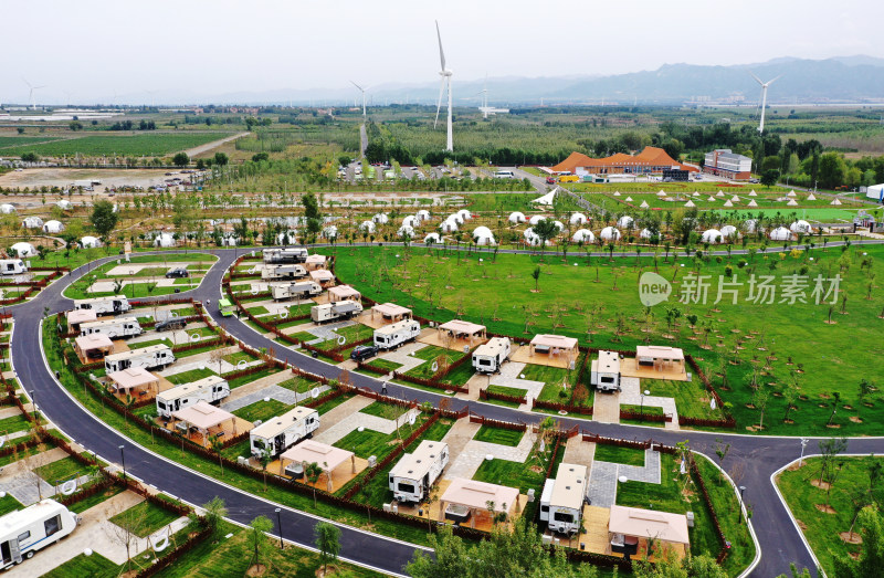 亲近自然房车星空帐篷露营基地