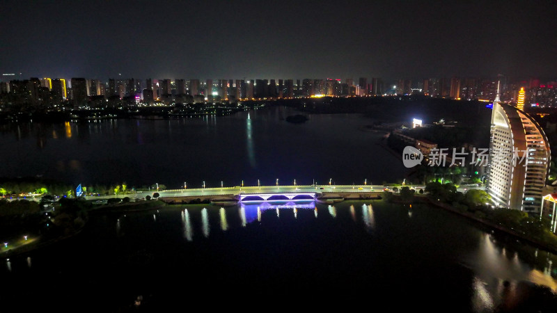 航拍湖北鄂州洋澜湖夜景