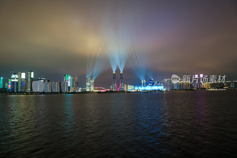 杭州钱江新城灯光秀绚丽夜景