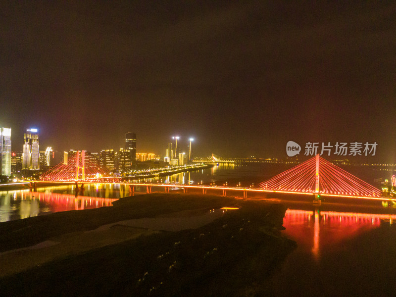江西南昌城市地标建筑夜景灯光航拍图
