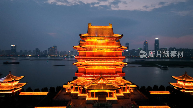 南昌滕王阁夜景航拍东湖区城市夜晚建筑风光