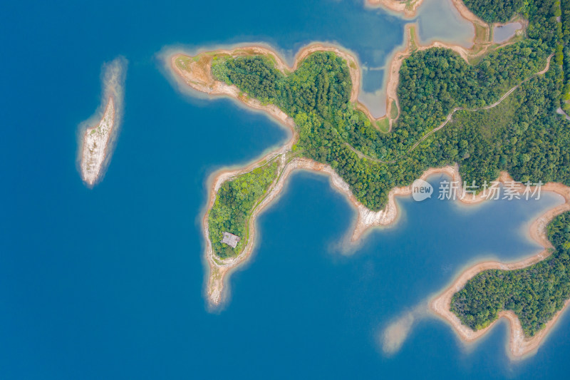 湖泊岛屿水库航拍俯瞰全景