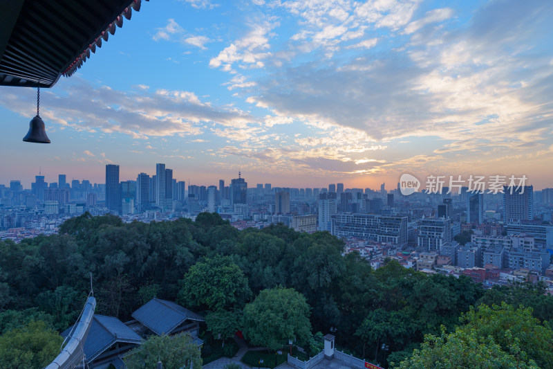 佛山魁星阁俯瞰城市高楼建筑群与夕阳晚霞