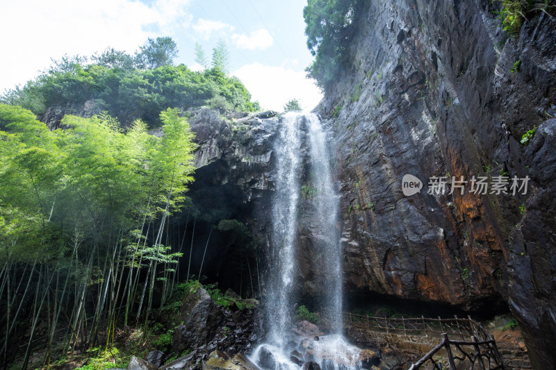 浙江云和沙铺村飞瀑原始秘境