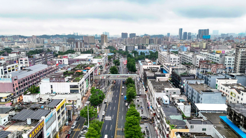 广东深圳龙华区城市交通航拍图