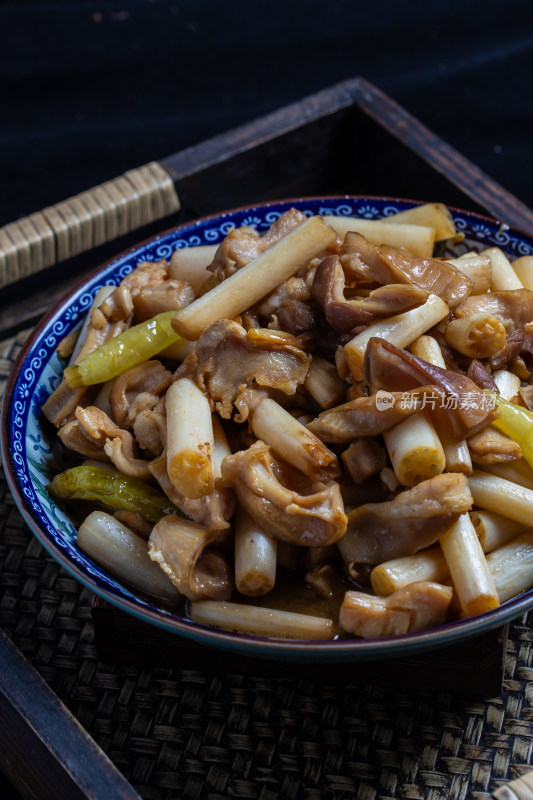 中式餐饮美食猪肚炒藕苗