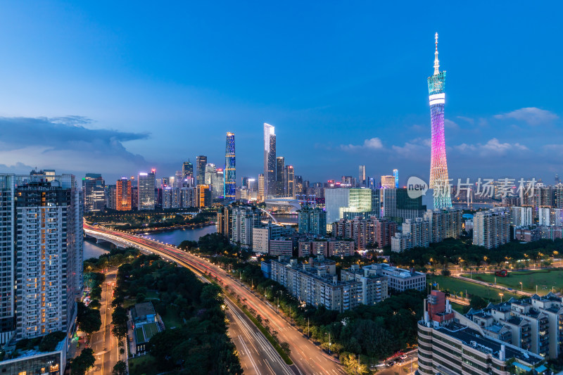 广州城市夜景车流天际线风光