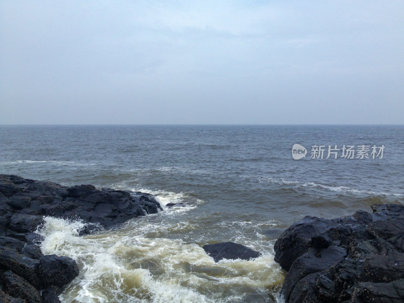 漳州火山岛海边火山岩石