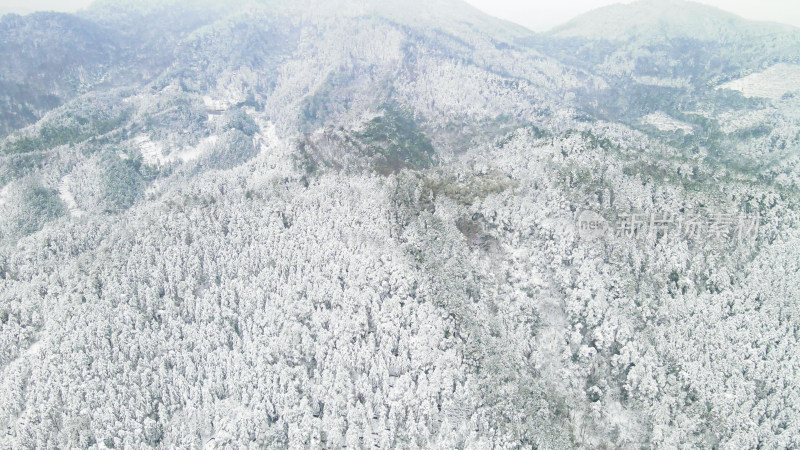 航拍山川丘陵冬天雪景