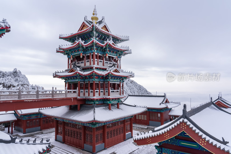 河南老君山冬季大雪古建筑航拍