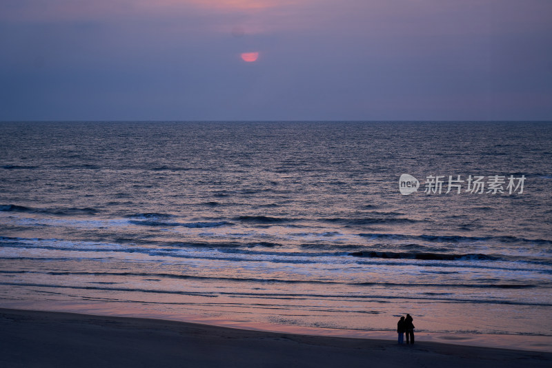 日落时分的海边风光美景