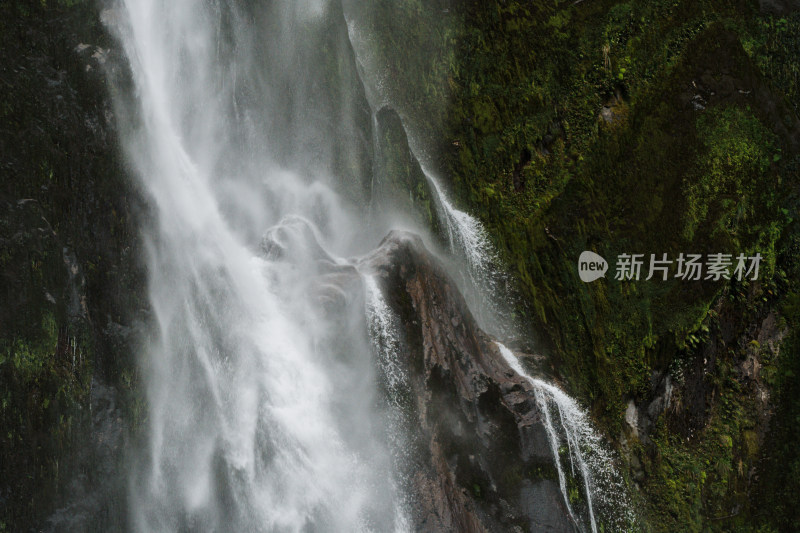 新西兰米佛峡湾Milford Sound