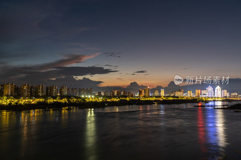 西双版纳城市夜景与流云晚霞