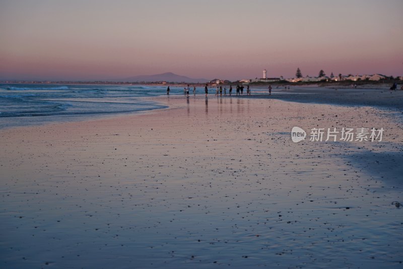 南非开普敦，Bloubergstrand Beach粉色天空